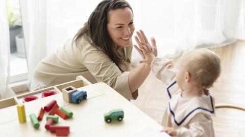 Bild zum Projekt Kompetente Erwachsene für Kinder unter drei