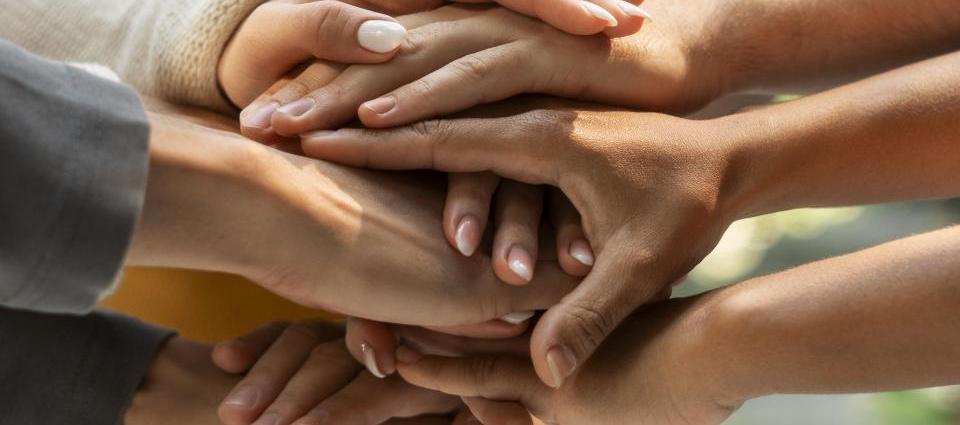 Bild Menschen arbeiten zusammen
