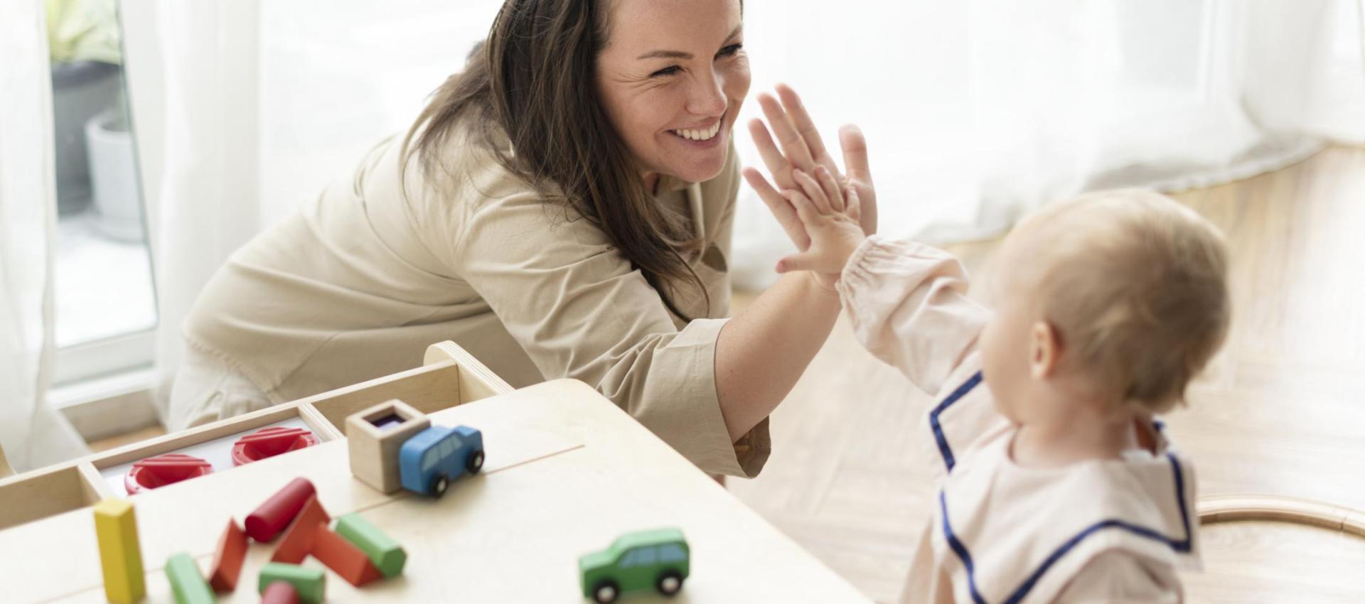 Bild zum Projekt Kompetente Erwachsene für Kinder unter drei