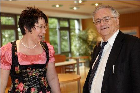 Bild Institutsleiterin Prof. Becker-Stoll & Prof. Tippelt